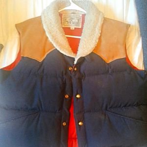 Vintage X Large William Barry mens suede yolk puff vest. Some wear "see photos".